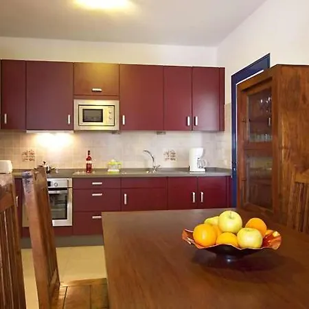 Appartement Playa Blanca Sleeps 6 Pool Wifi