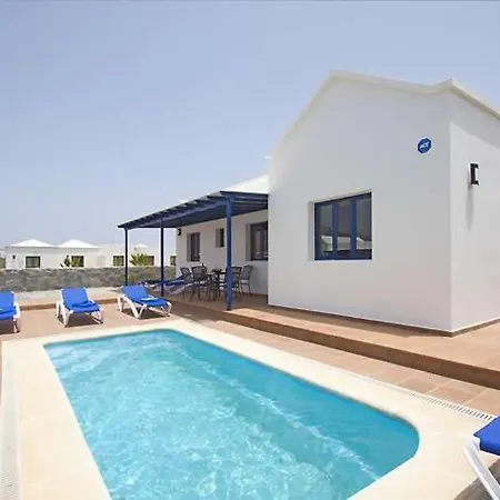 Playa Blanca Sleeps 6 Pool Wifi Appartement